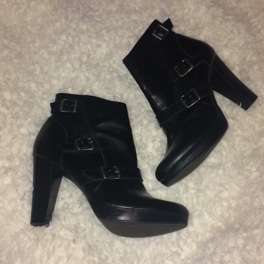 Simply Vera Wang Booties